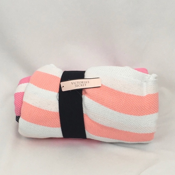 🆕😍 Victoria's Secret Throw Beach Blanket - Picture 4 of 5
